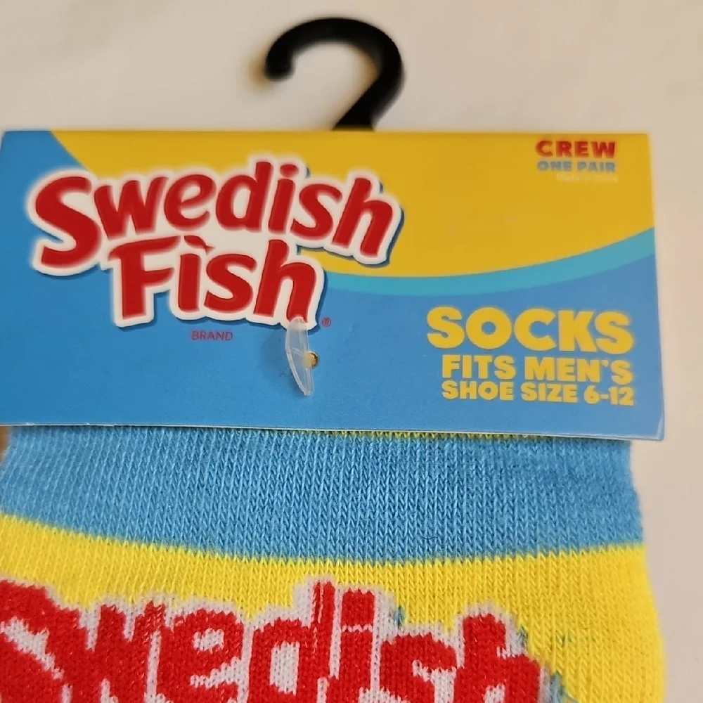 SWEDISH FISH Mens Graphic Crew Socks 6-12 NWT